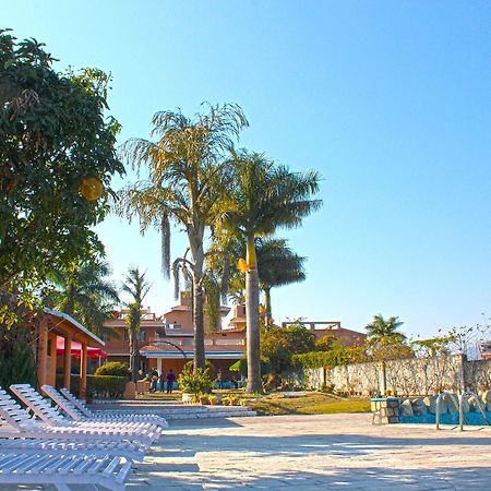 Royal Palm Resort Покхара Экстерьер фото