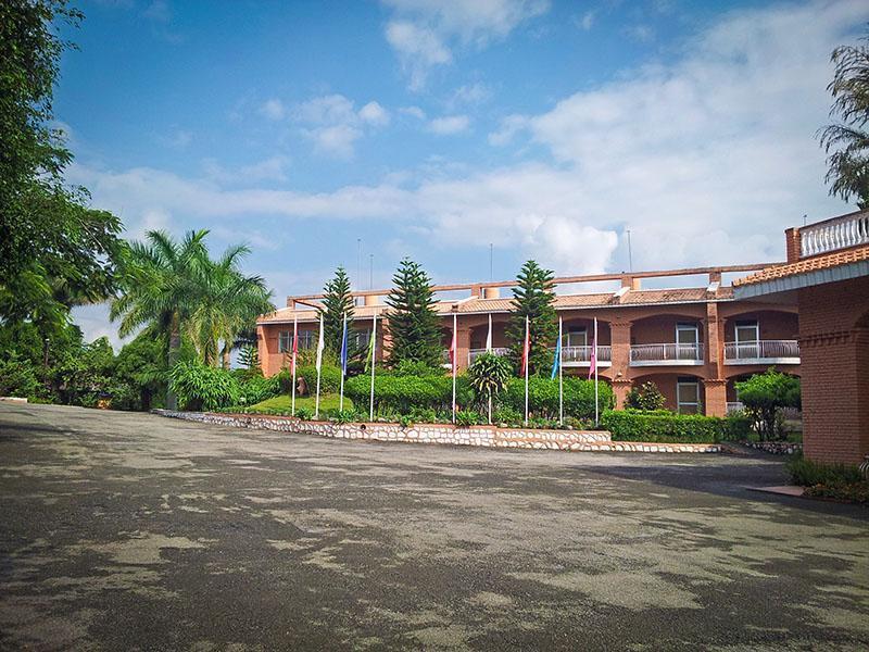 Royal Palm Resort Покхара Экстерьер фото